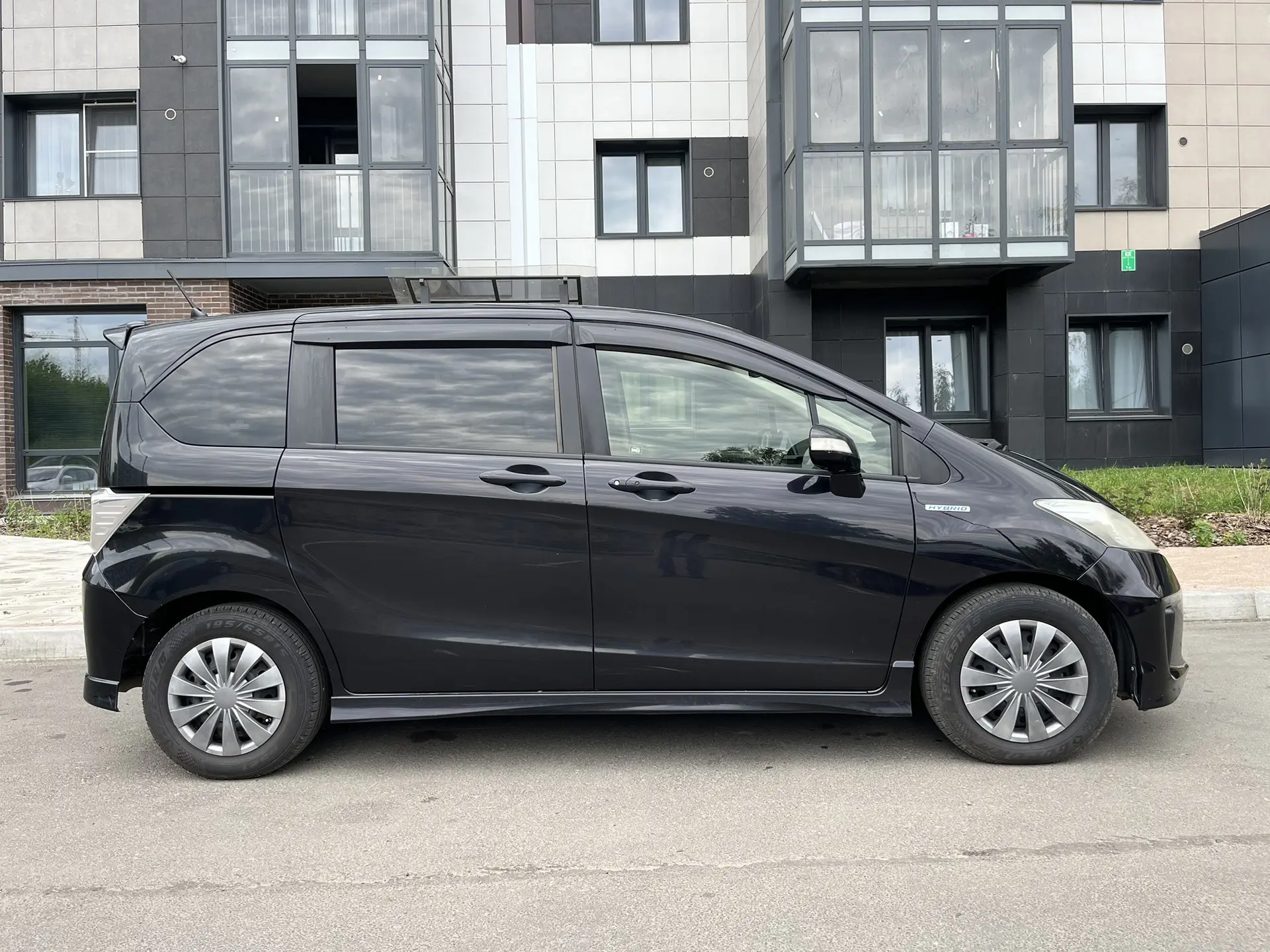 Аренда Honda Freed 2012