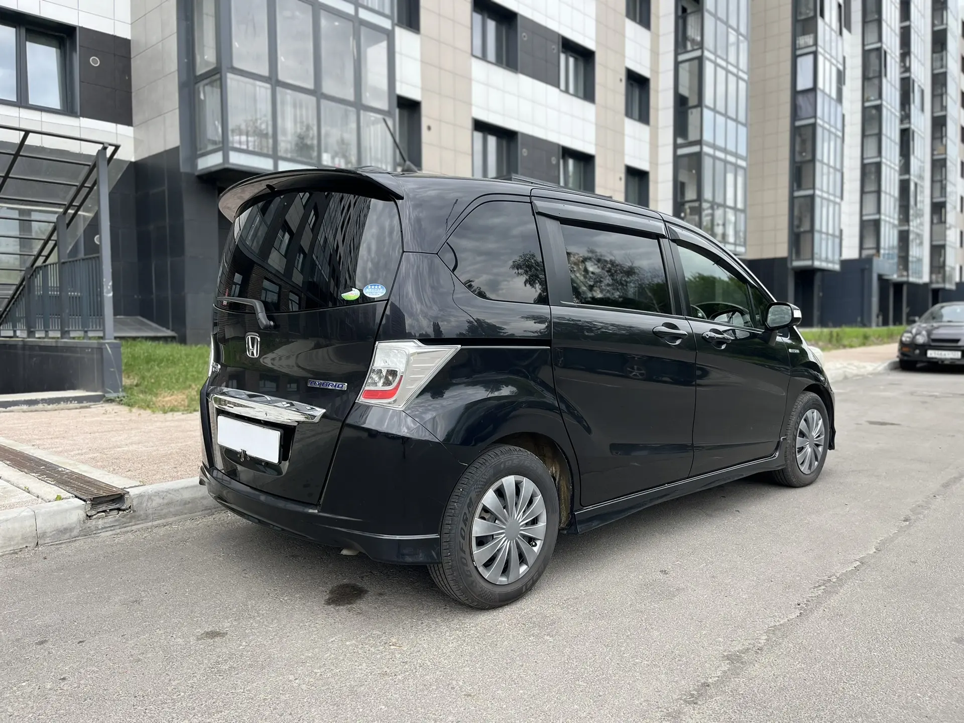 Аренда Honda Freed 2012