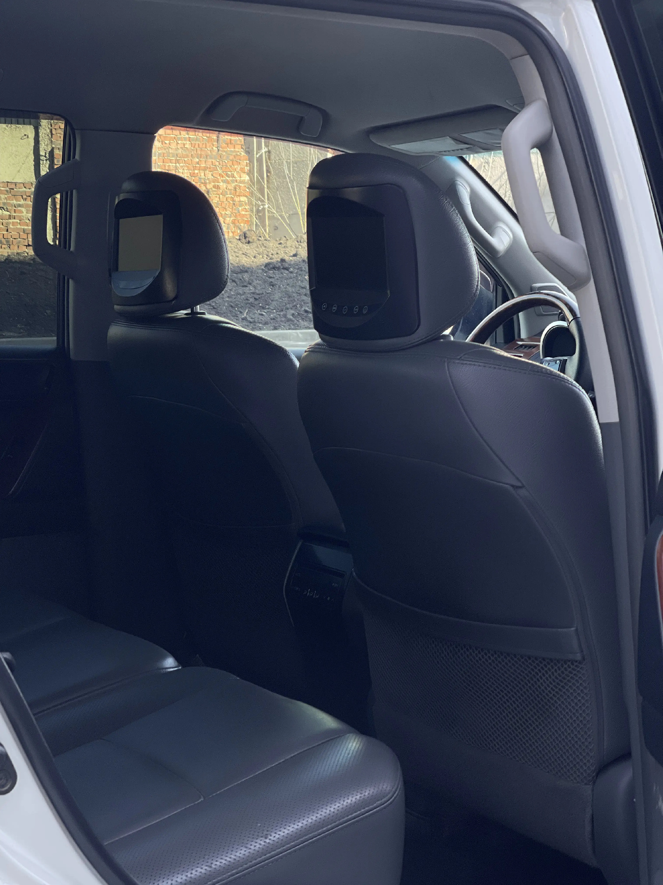 Аренда Toyota Land Cruiser Prado 150 white