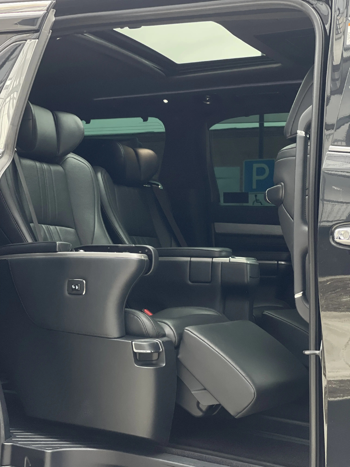 Аренда Toyota Alphard Hybrid