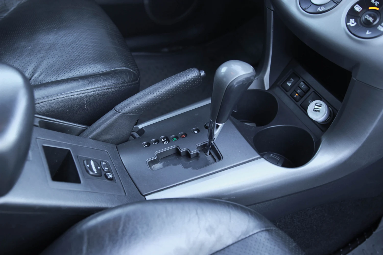 Аренда Toyota Rav4 2008