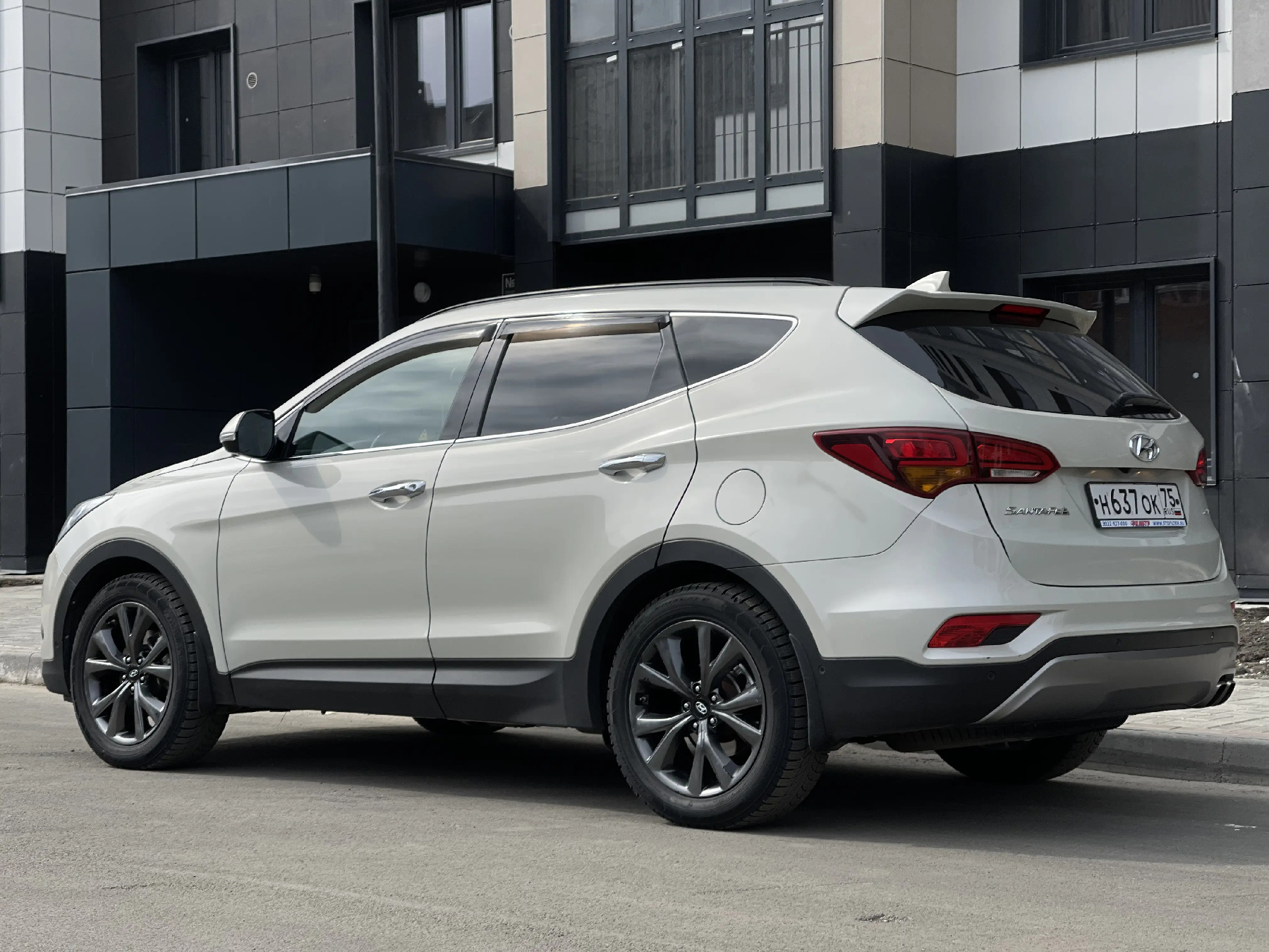 Аренда Hyundai Santa FE 2016