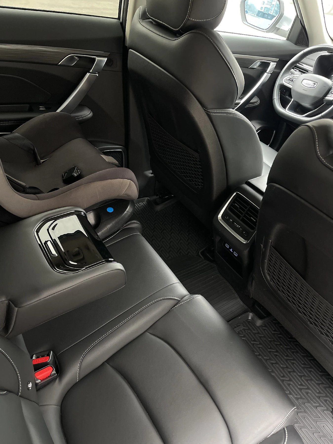 Аренда Geely Atlas PRO 2023