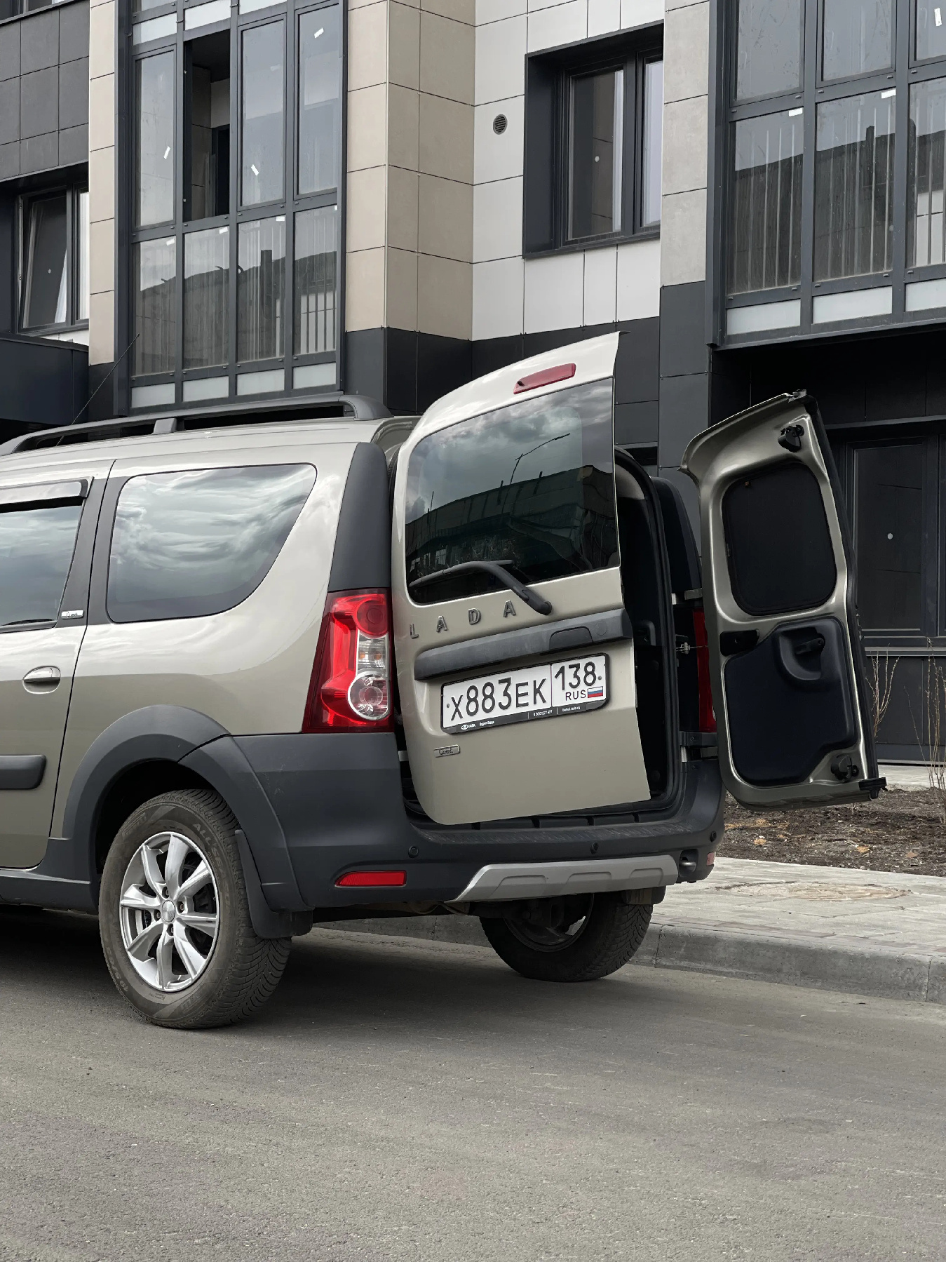 Аренда Lada Largus 2020