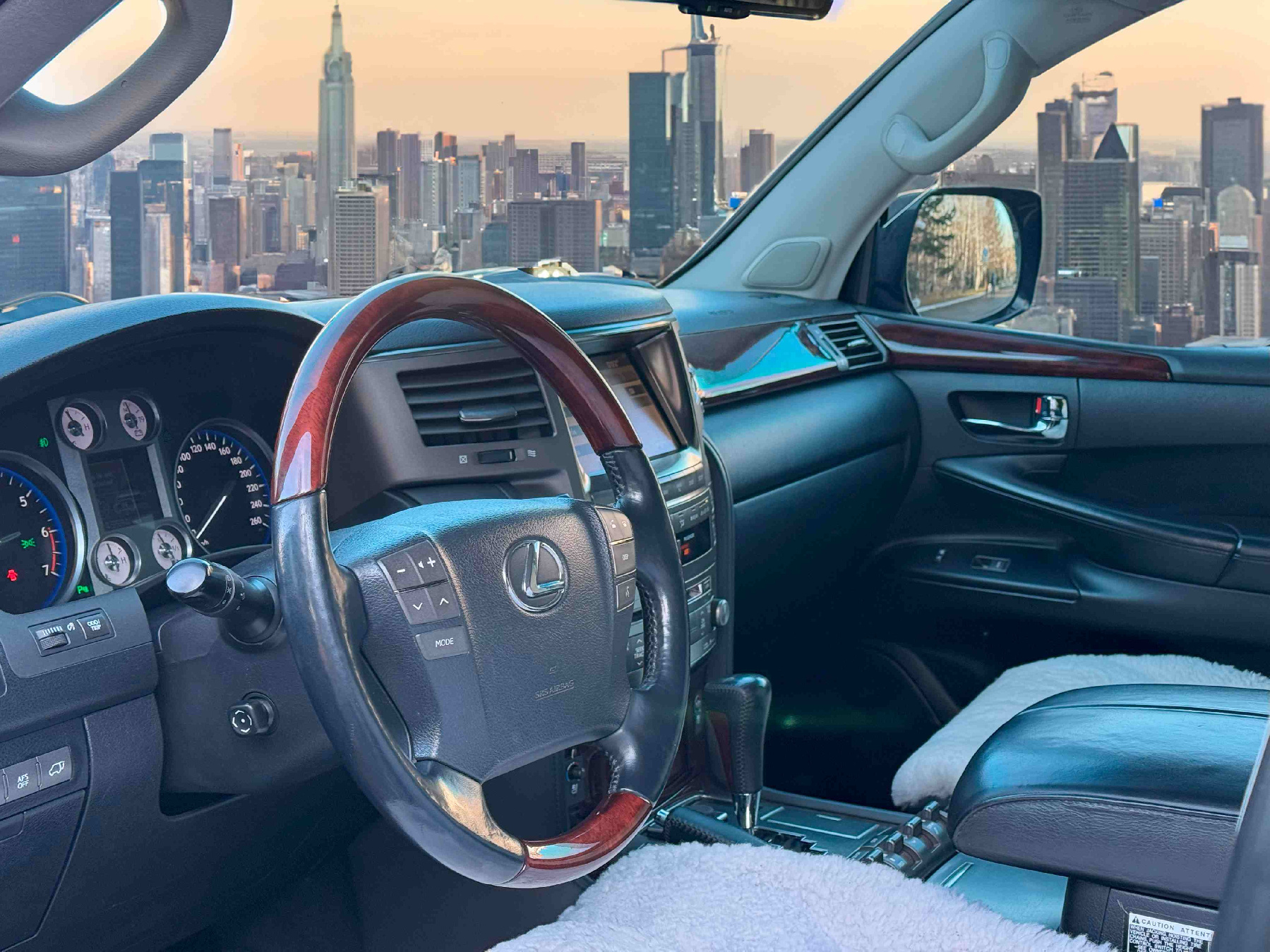 Аренда Lexus LX 570