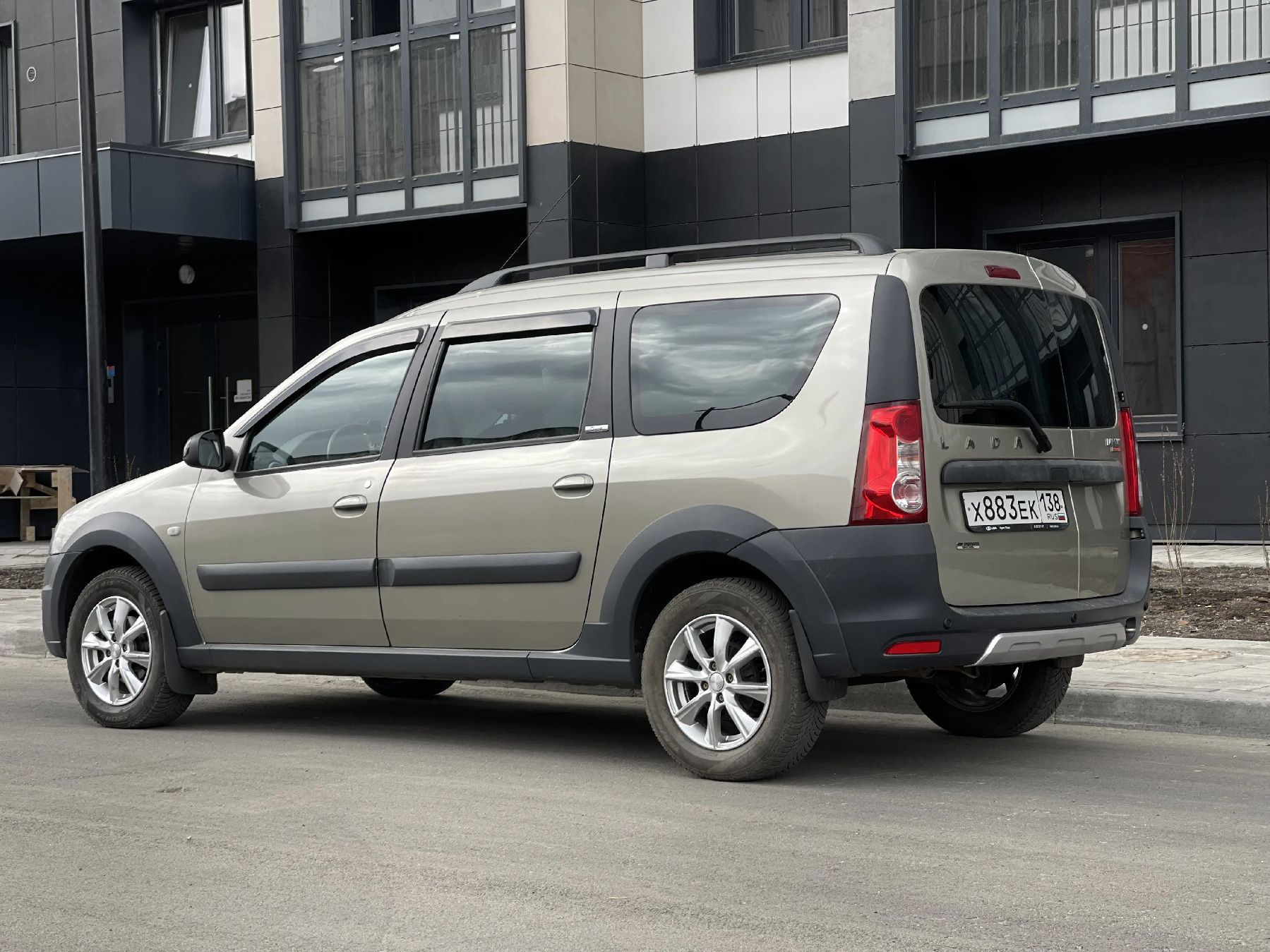 Аренда Lada Largus 2020