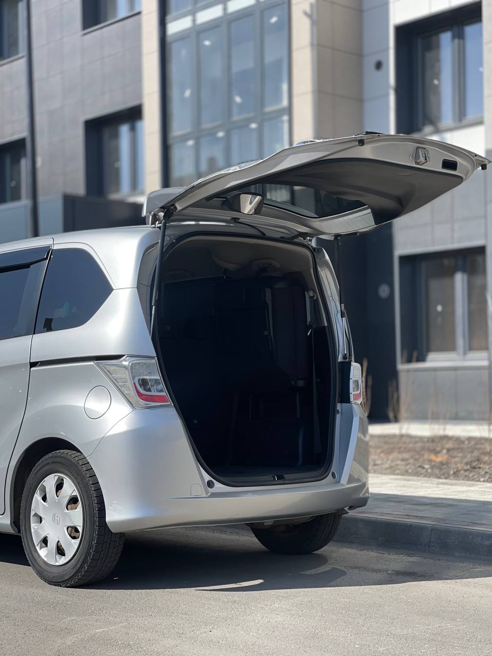 Выкуп Honda Freed Spike