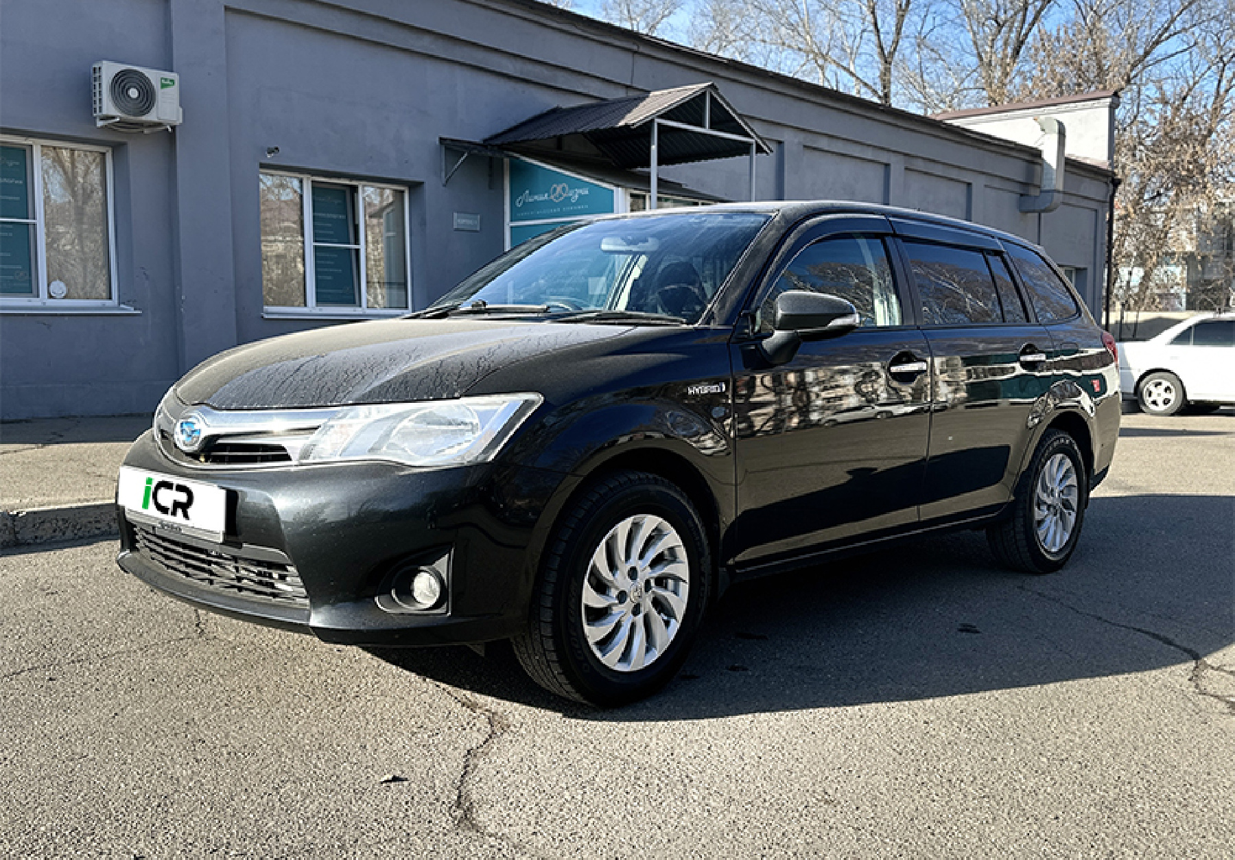 Аренда Toyota Corolla Fielder Hybrid 2014
