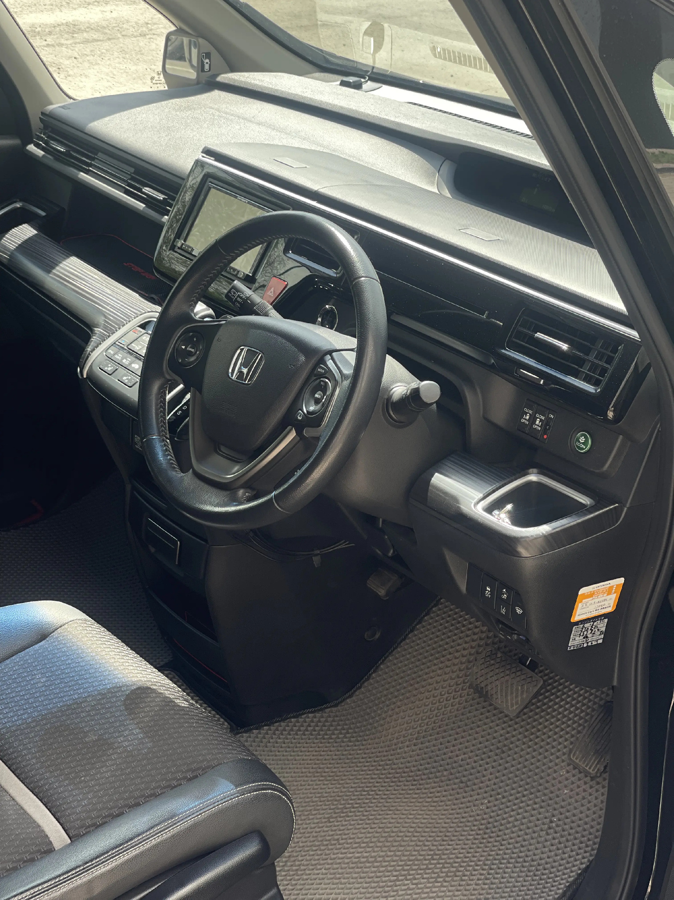 Аренда Honda Stepwgn Spada