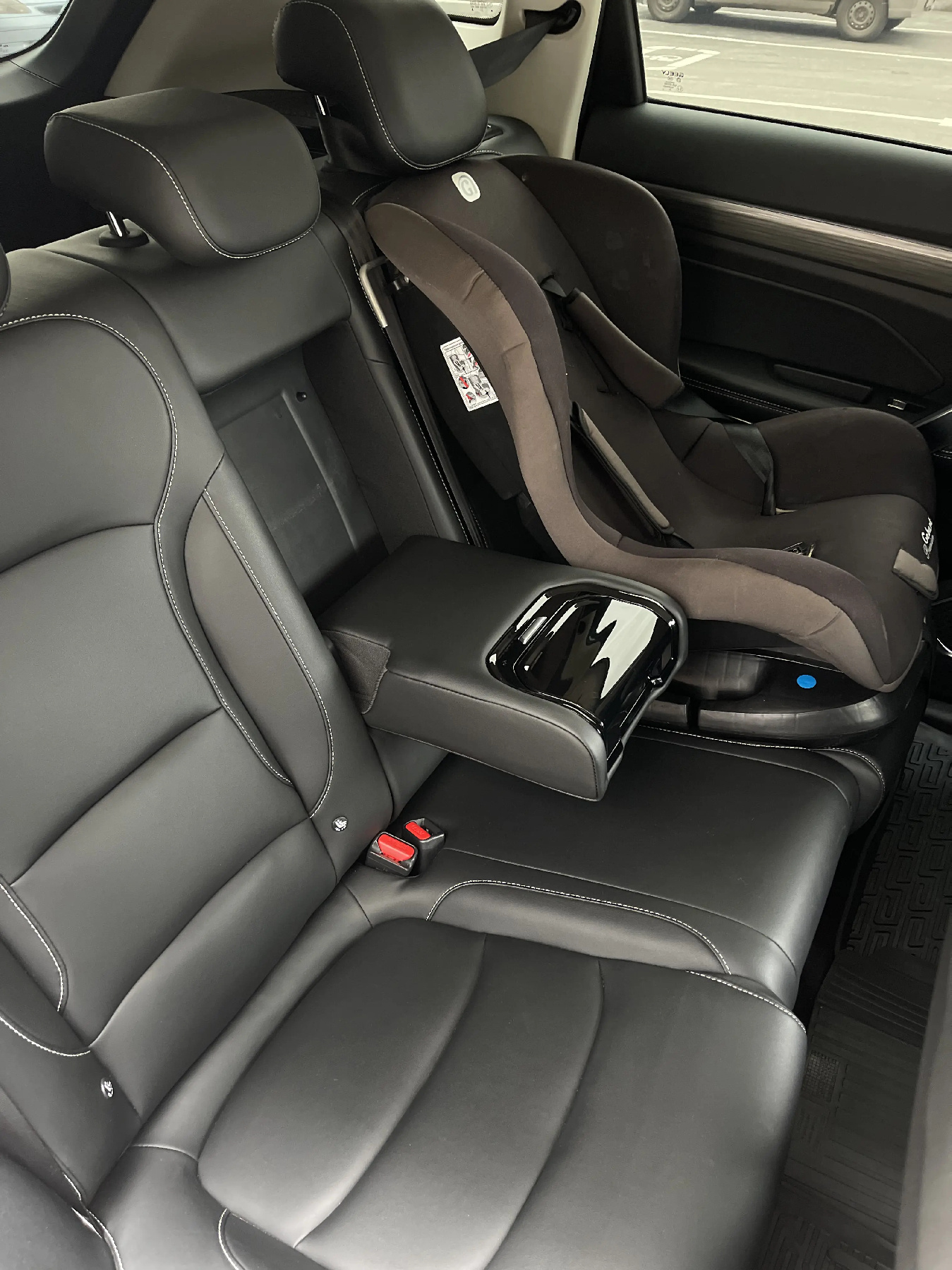 Аренда Geely Atlas PRO 2023