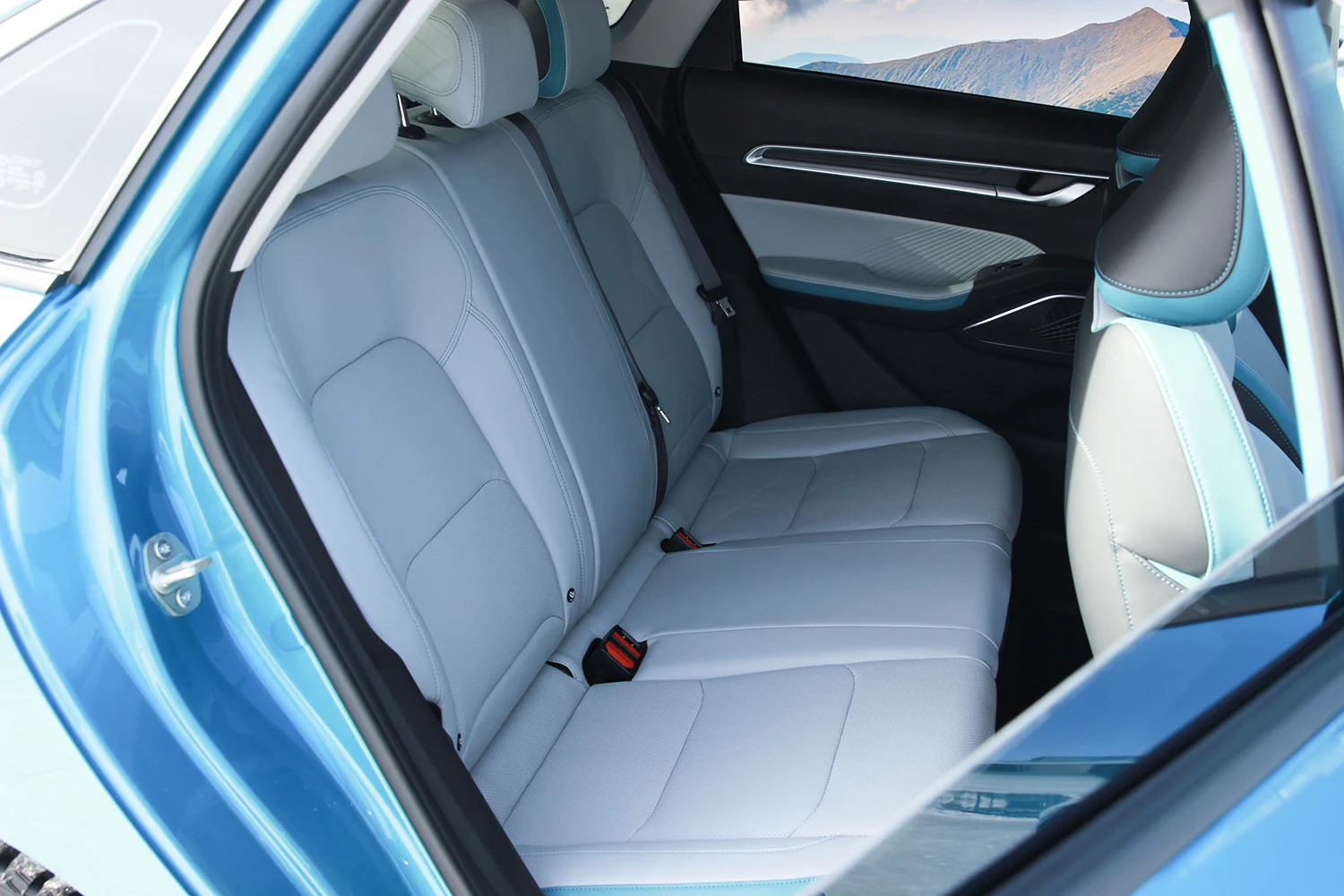 Аренда Geely Emgrand blue 2023
