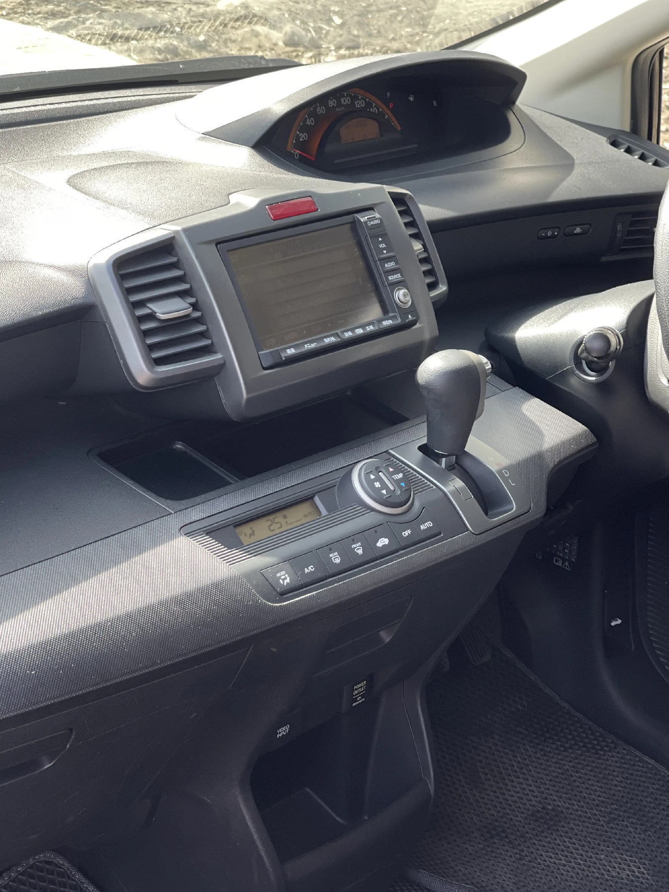 Аренда Honda Freed 2010