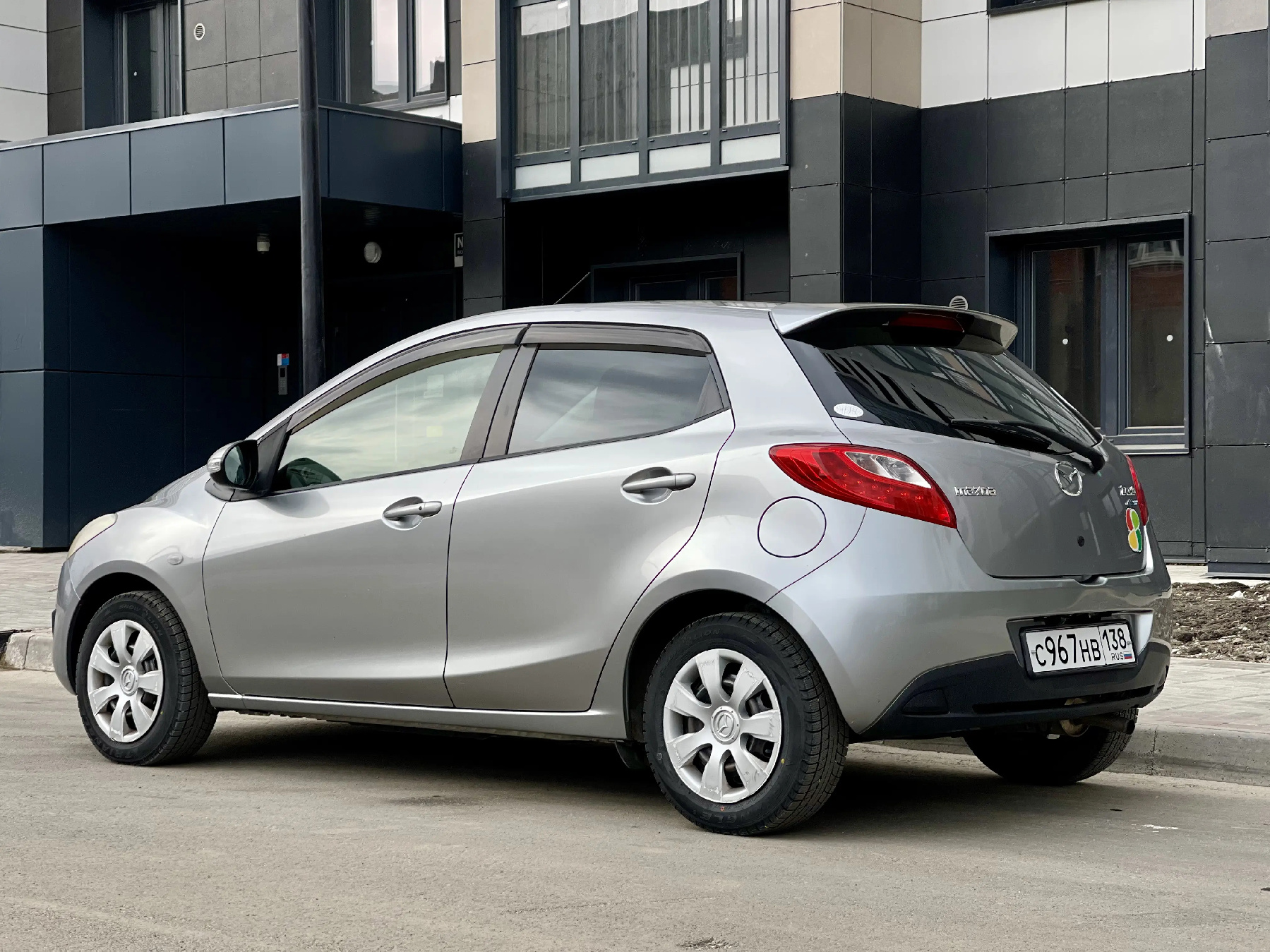 Аренда Mazda Demio 2012