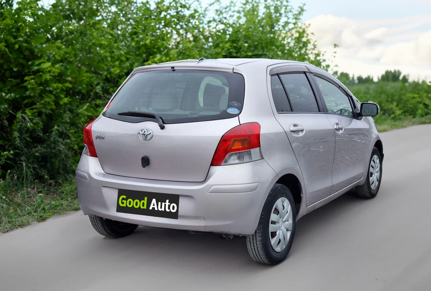 Аренда Toyota Vitz 2010