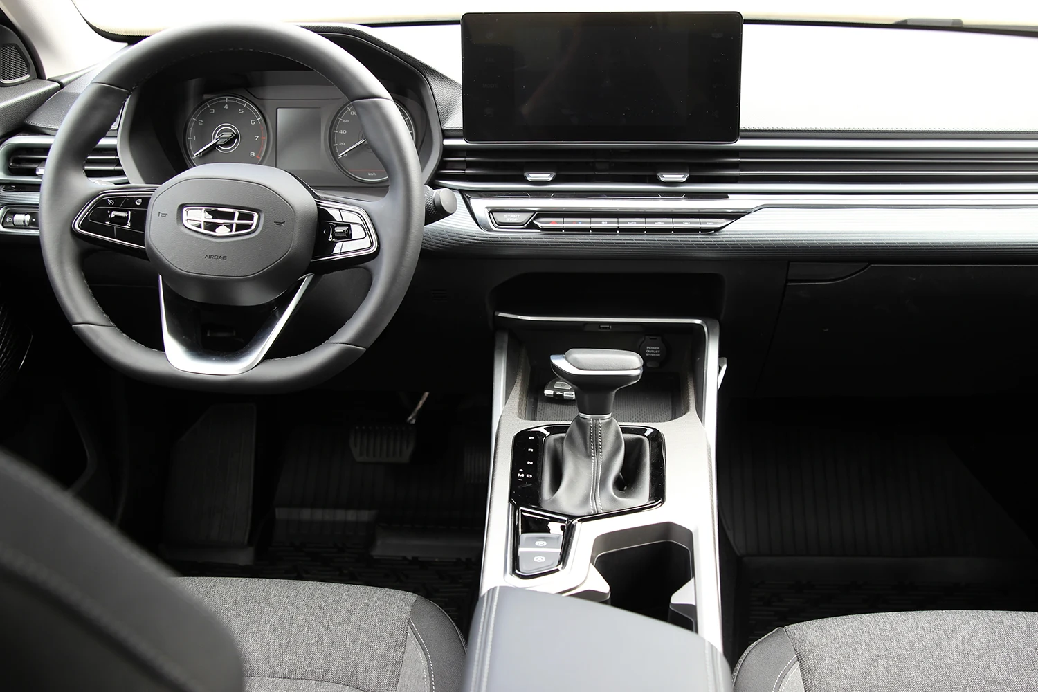 Аренда Geely Emgrand gray 2023