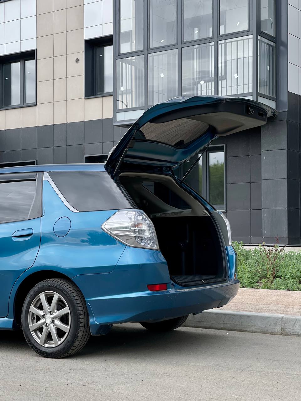 Аренда Honda Fit Shuttle