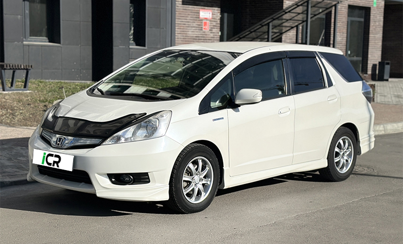 Аренда Honda Fit Shuttle Hybrid 2012