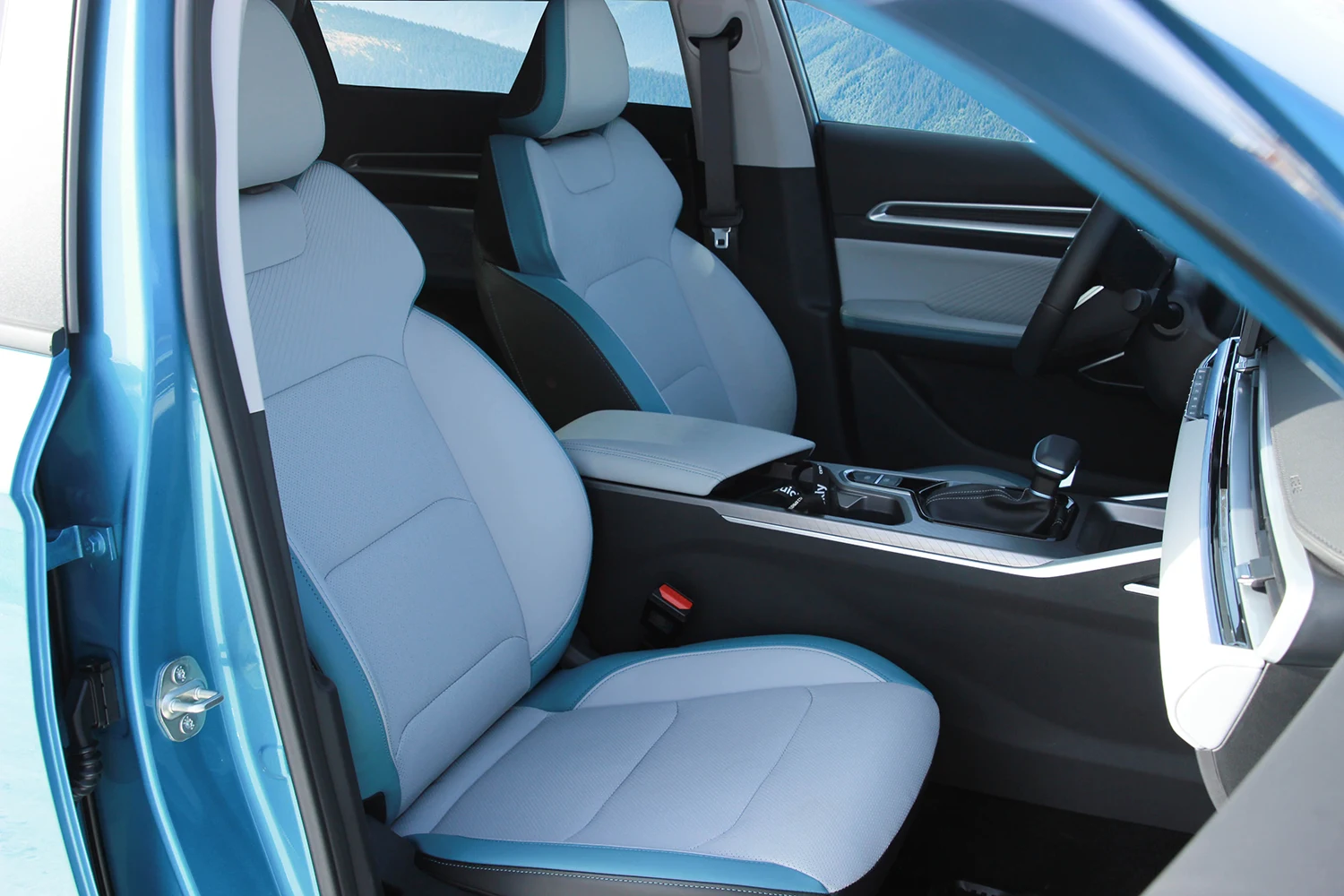 Аренда Geely Emgrand blue 2023