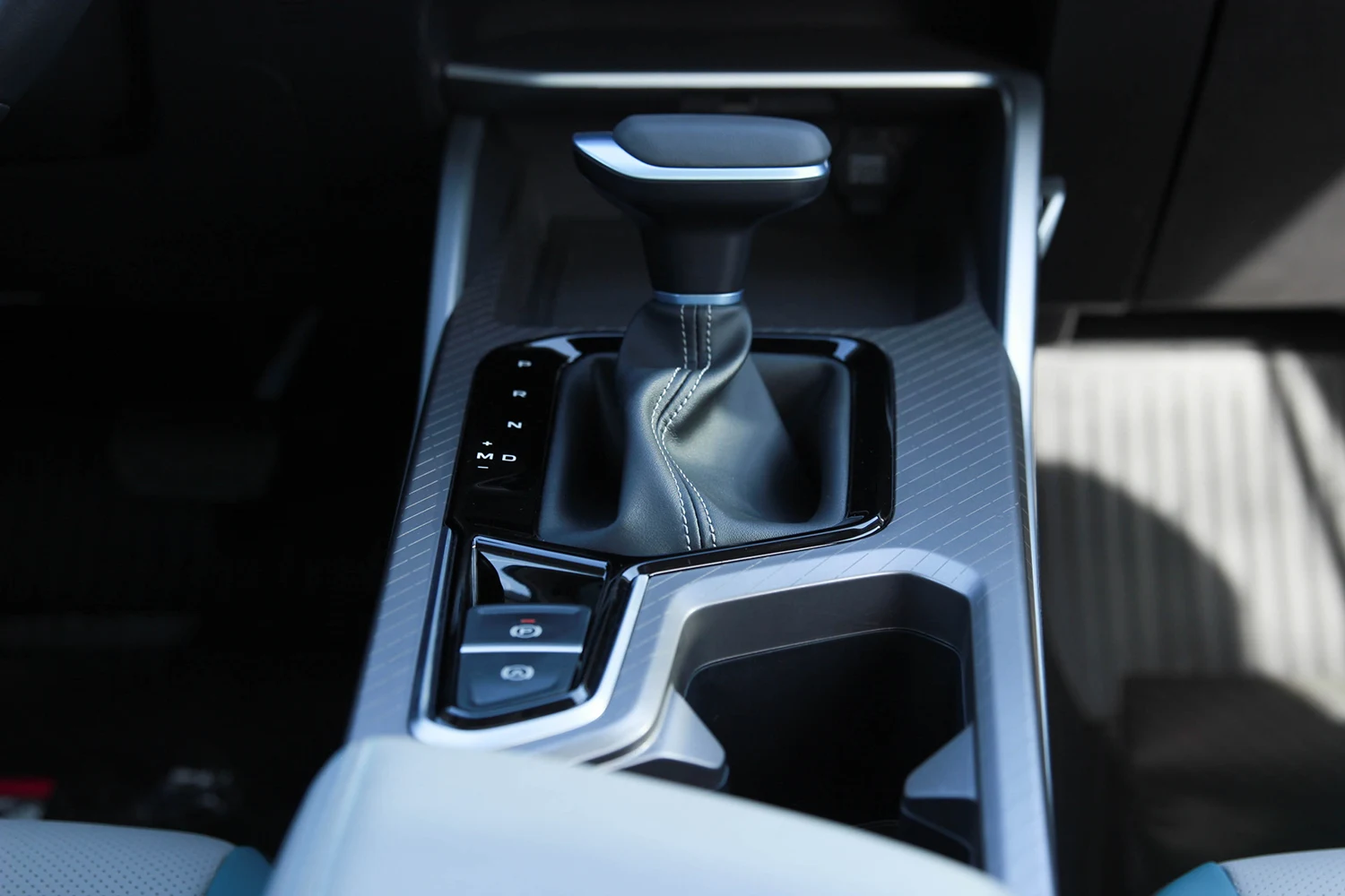 Аренда Geely Emgrand blue 2023