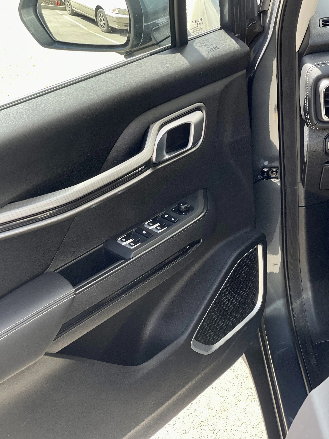 Аренда Geely Okavango 2023