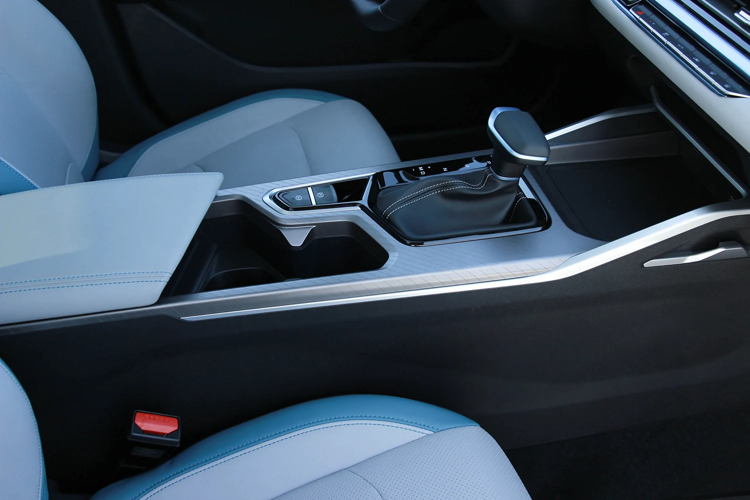 Аренда Geely Emgrand blue 2023