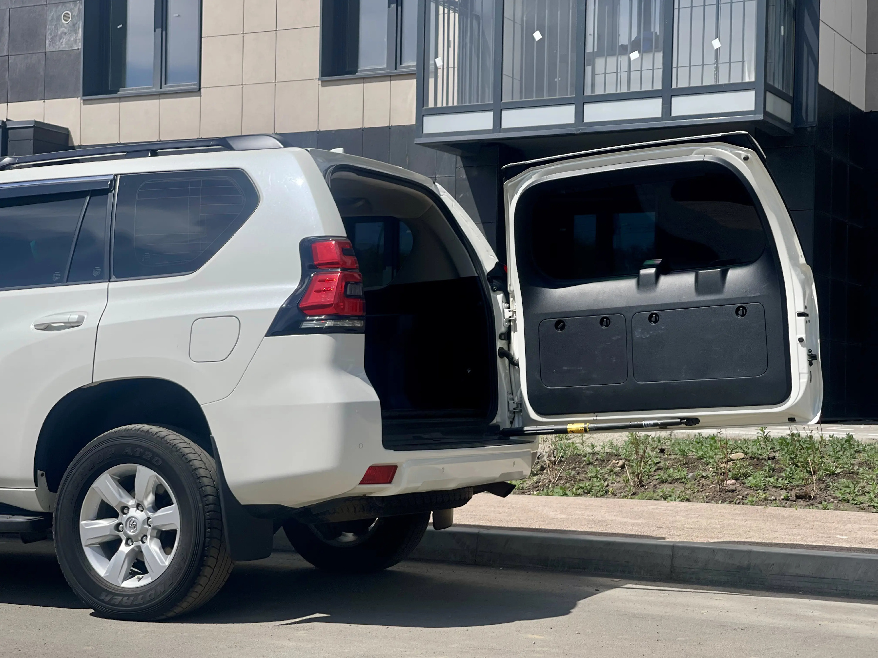 Аренда Toyota Land Cruiser Prado 2020