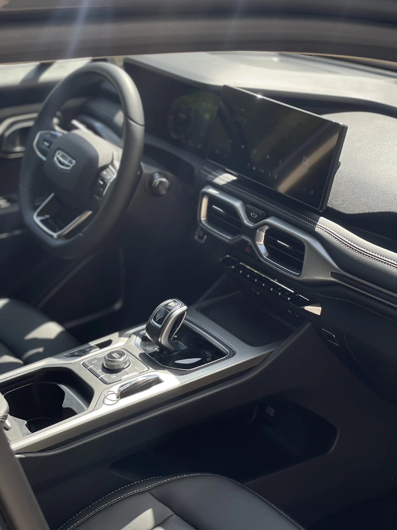 Аренда Geely Okavango 2023