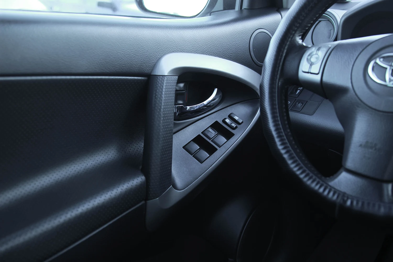 Аренда Toyota Rav4 2008