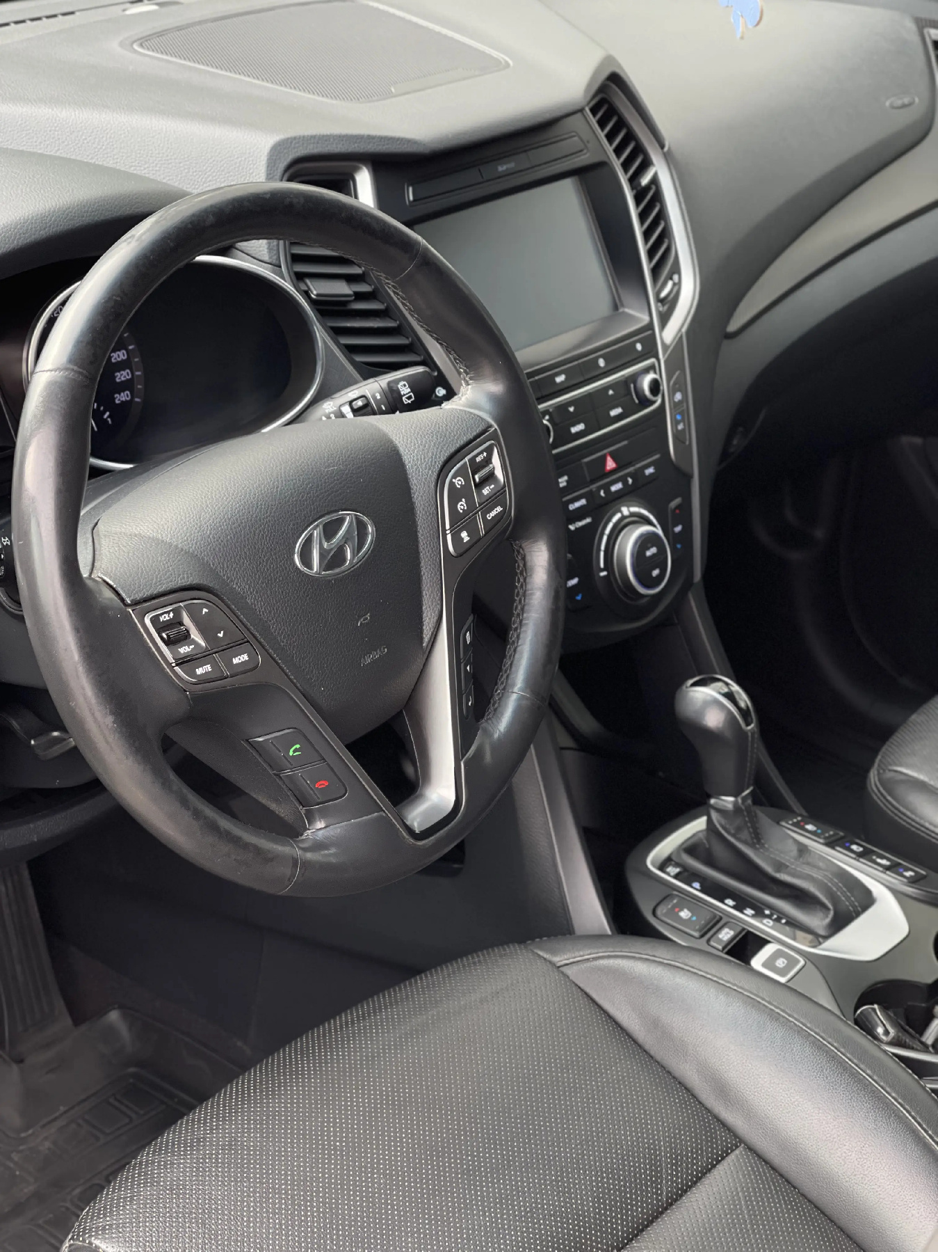 Аренда Hyundai Santa FE 2016