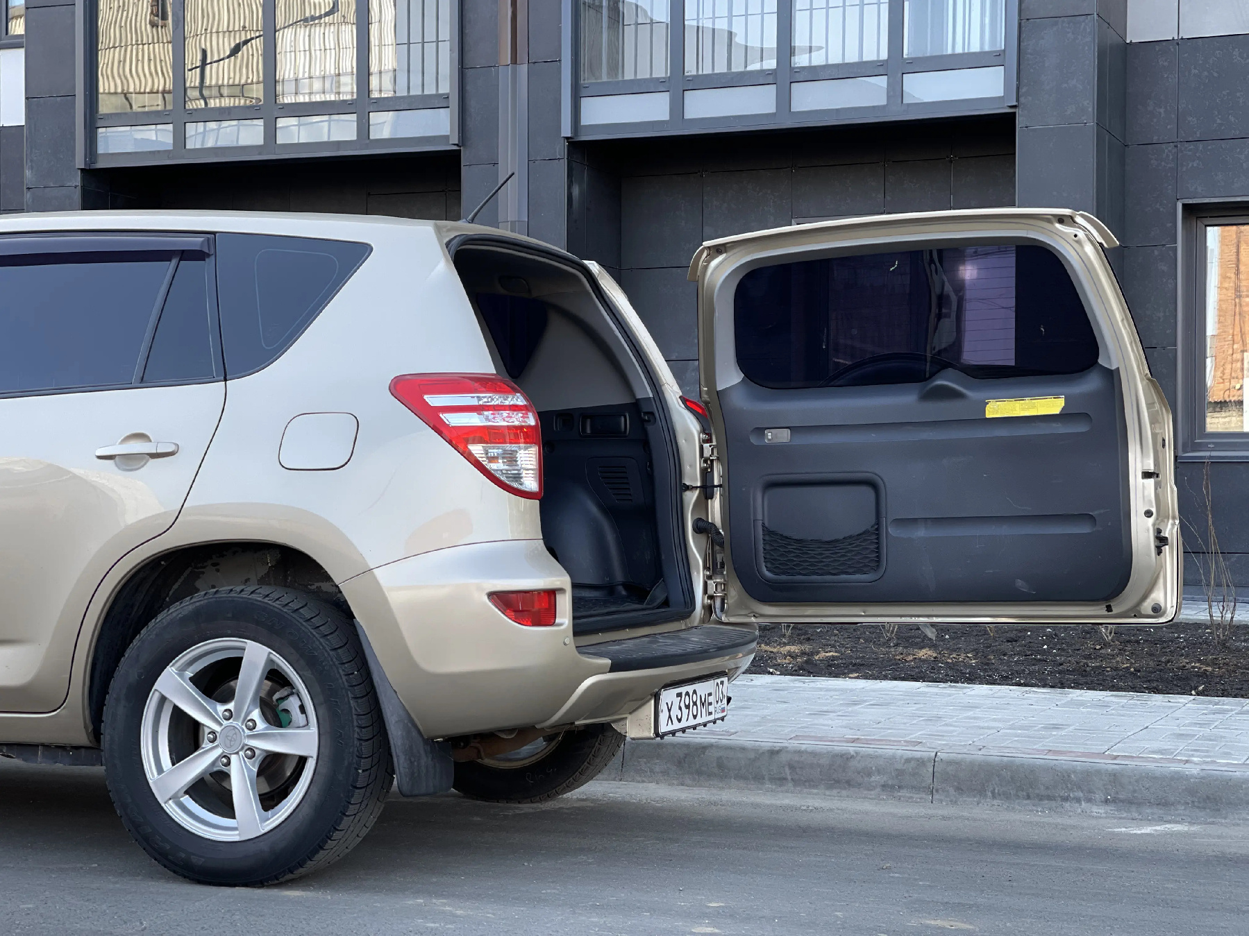 Аренда Toyota RAV4 2010