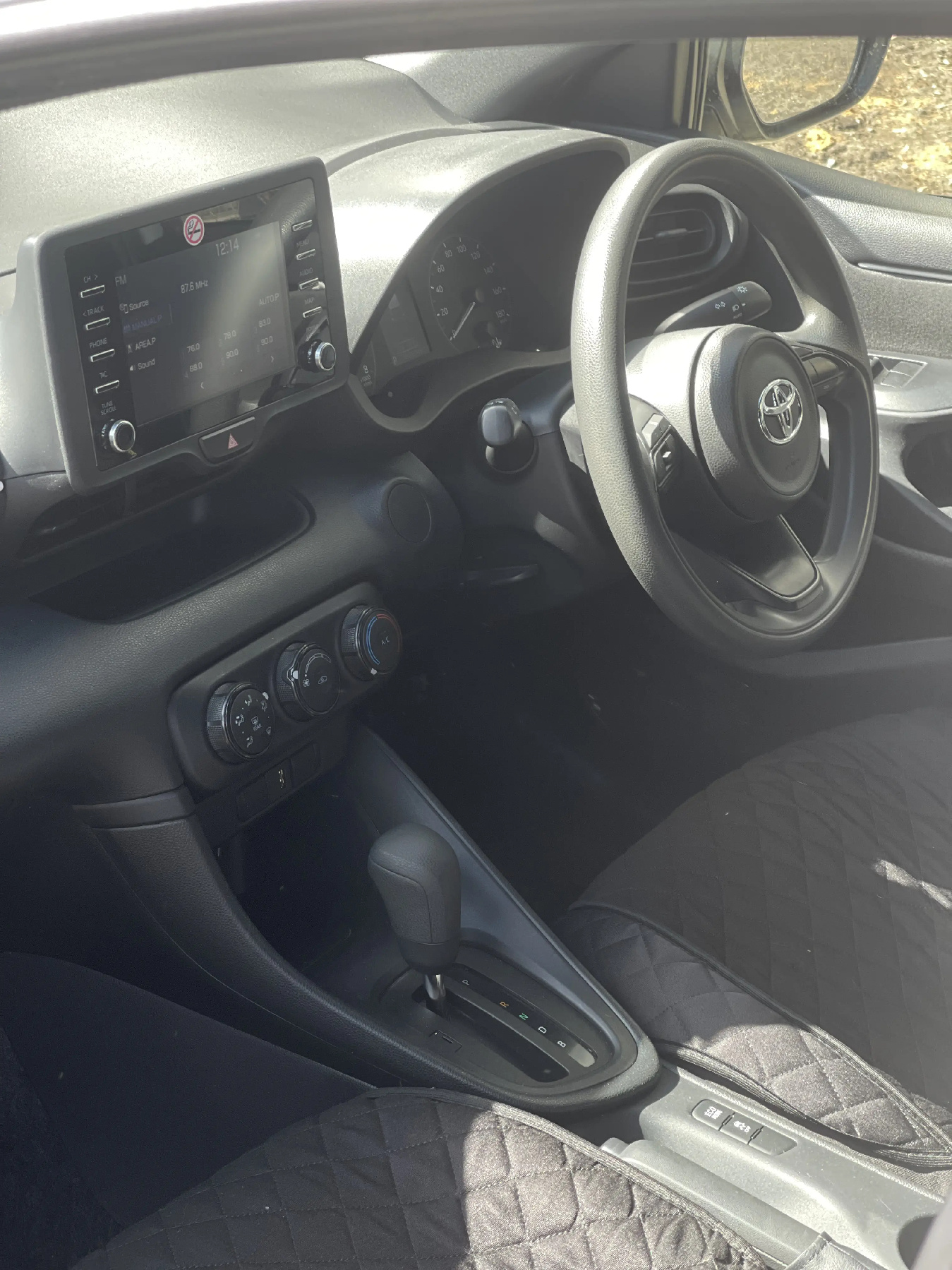 Аренда Toyota YARIS 2021