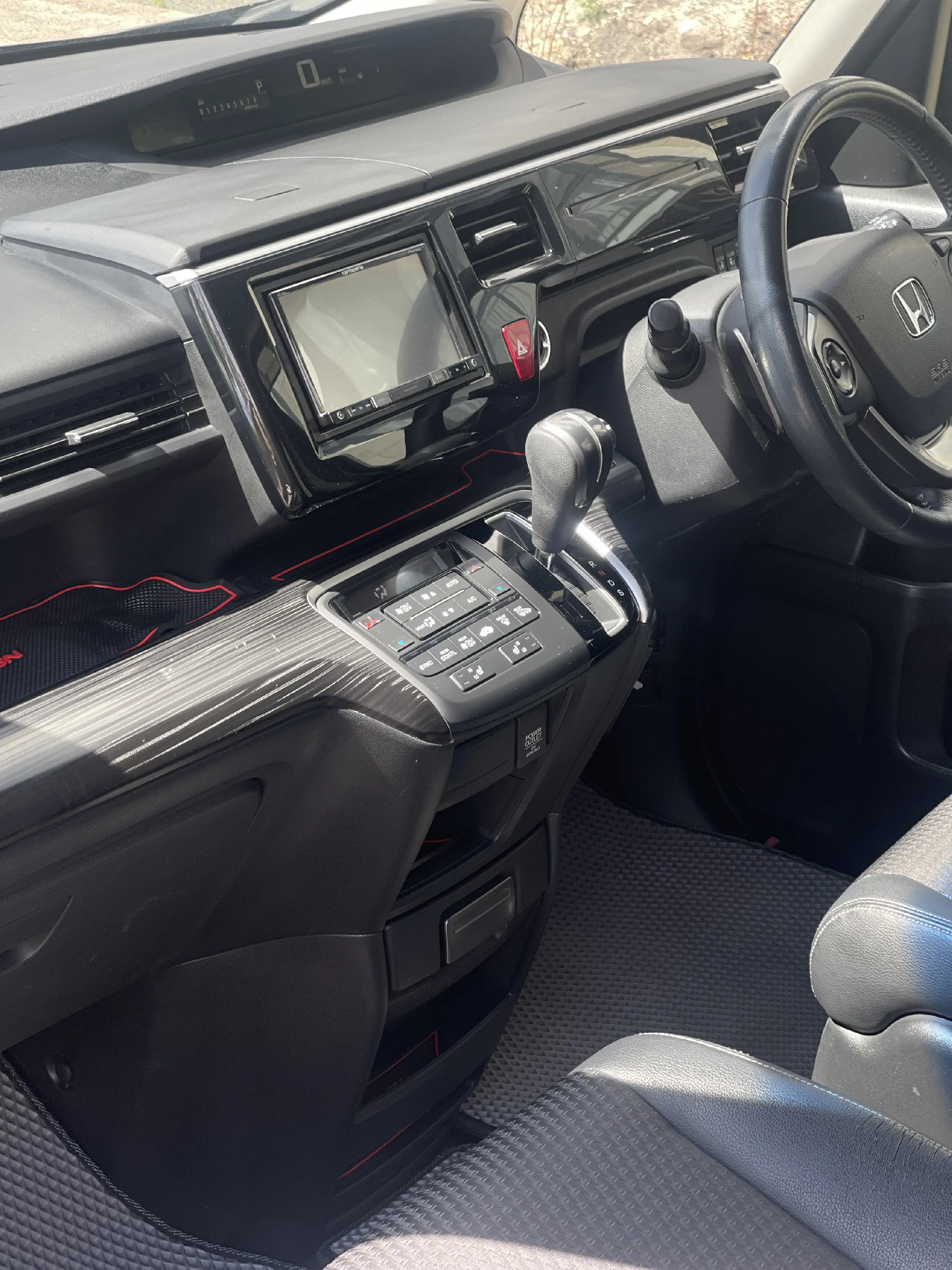 Аренда Honda Stepwgn Spada