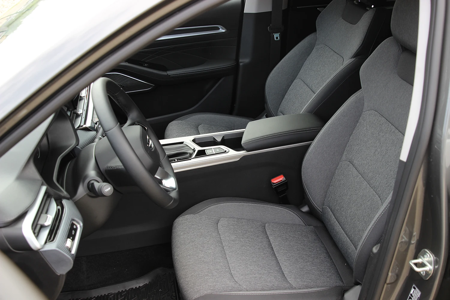 Аренда Geely Emgrand gray 2023