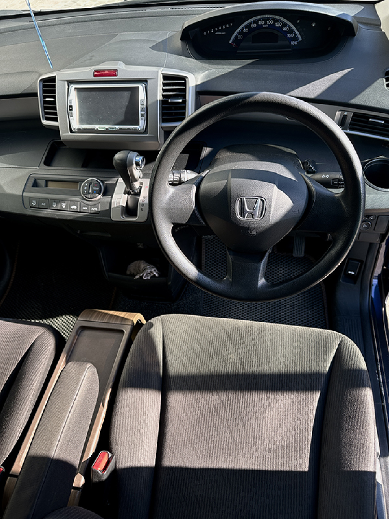 Аренда Honda Freed 2011 Blue