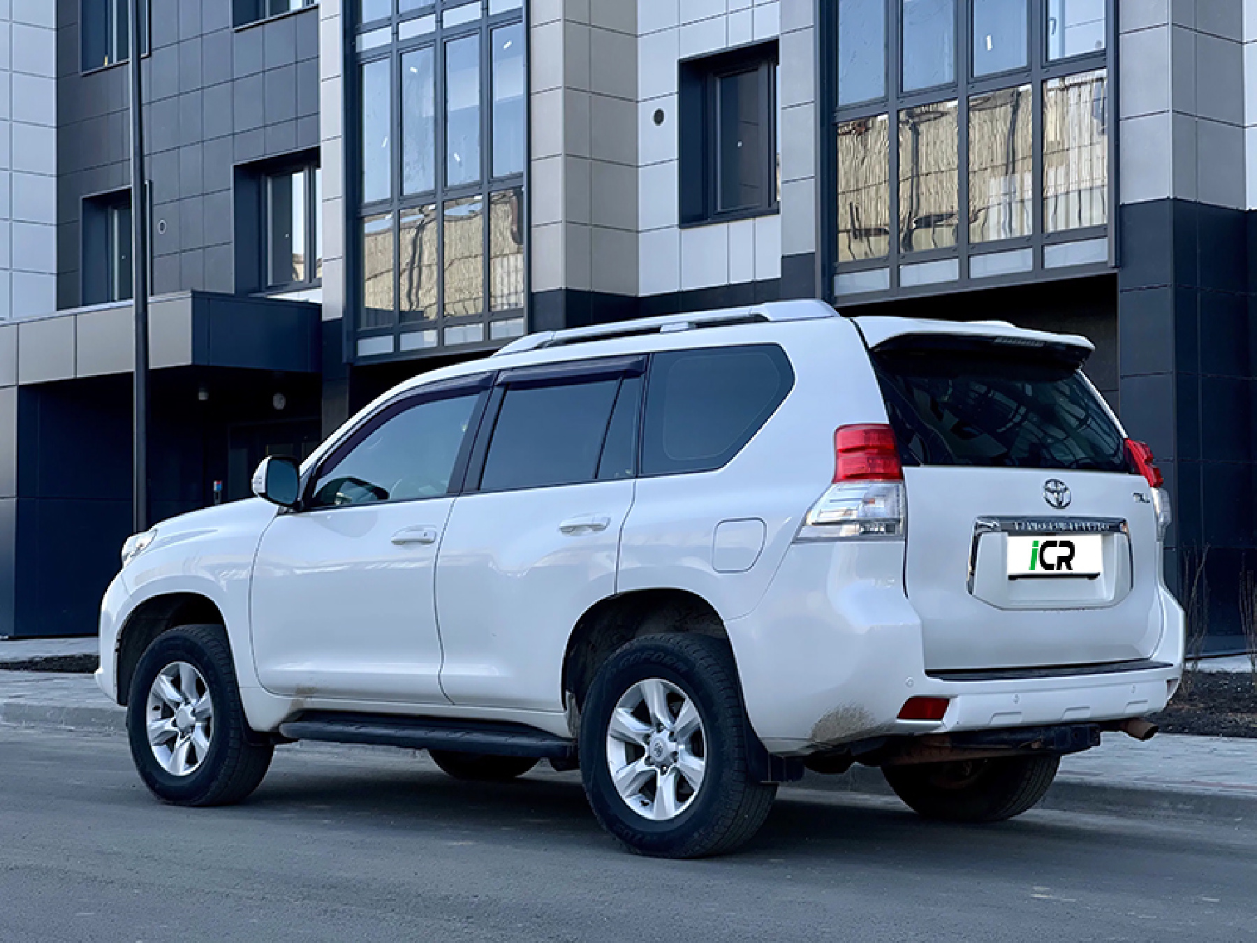 Аренда Toyota Land Cruiser Prado 150 white