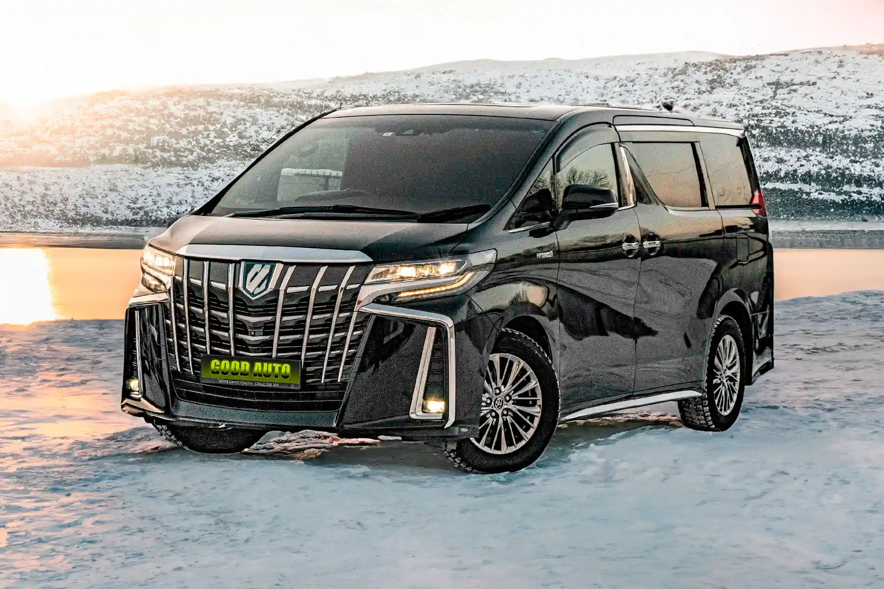 Аренда тойота альфард. Toyota Alphard гибрид. Гибридный альфард и бензиновый. Toyota Alphard аренда.