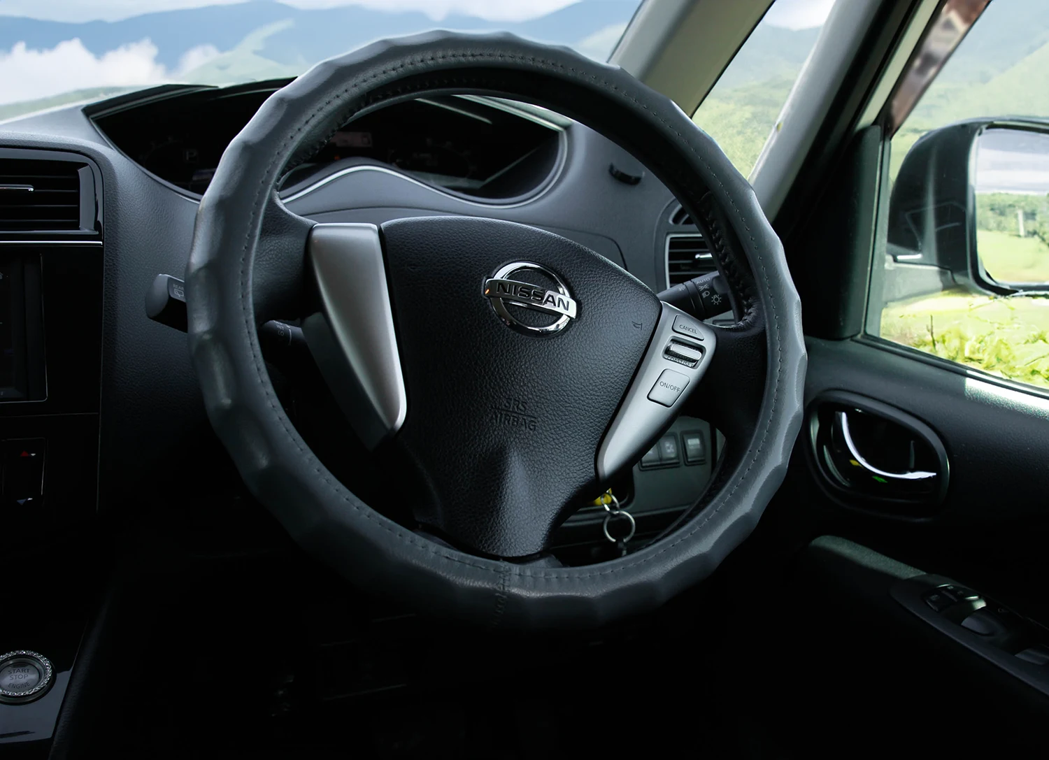 Аренда Nissan Serena 2012