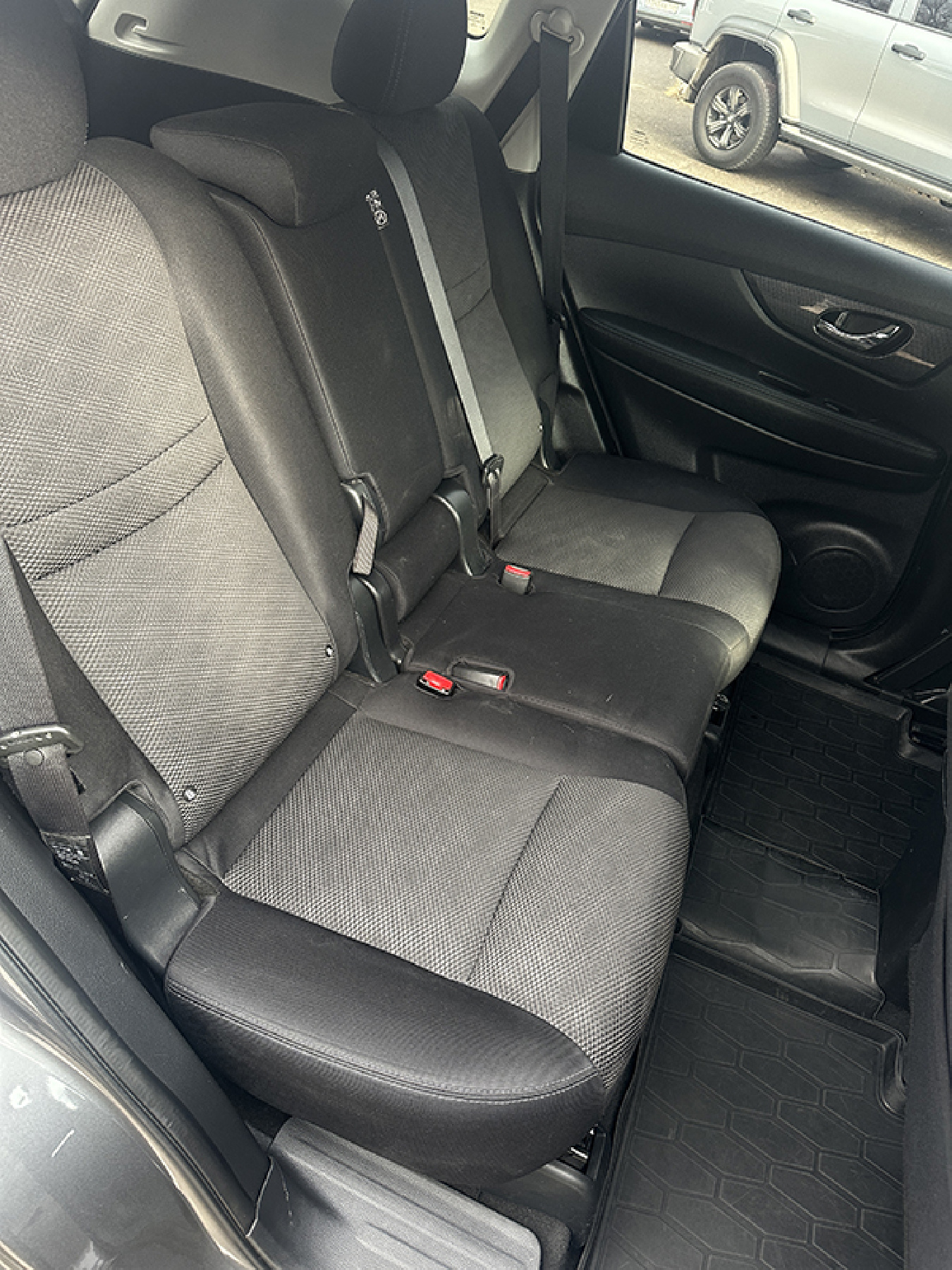 Аренда Nissan X-Trail 2018