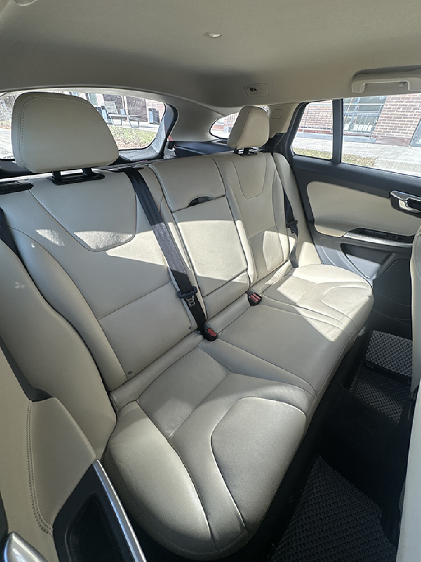 Аренда Volvo V60