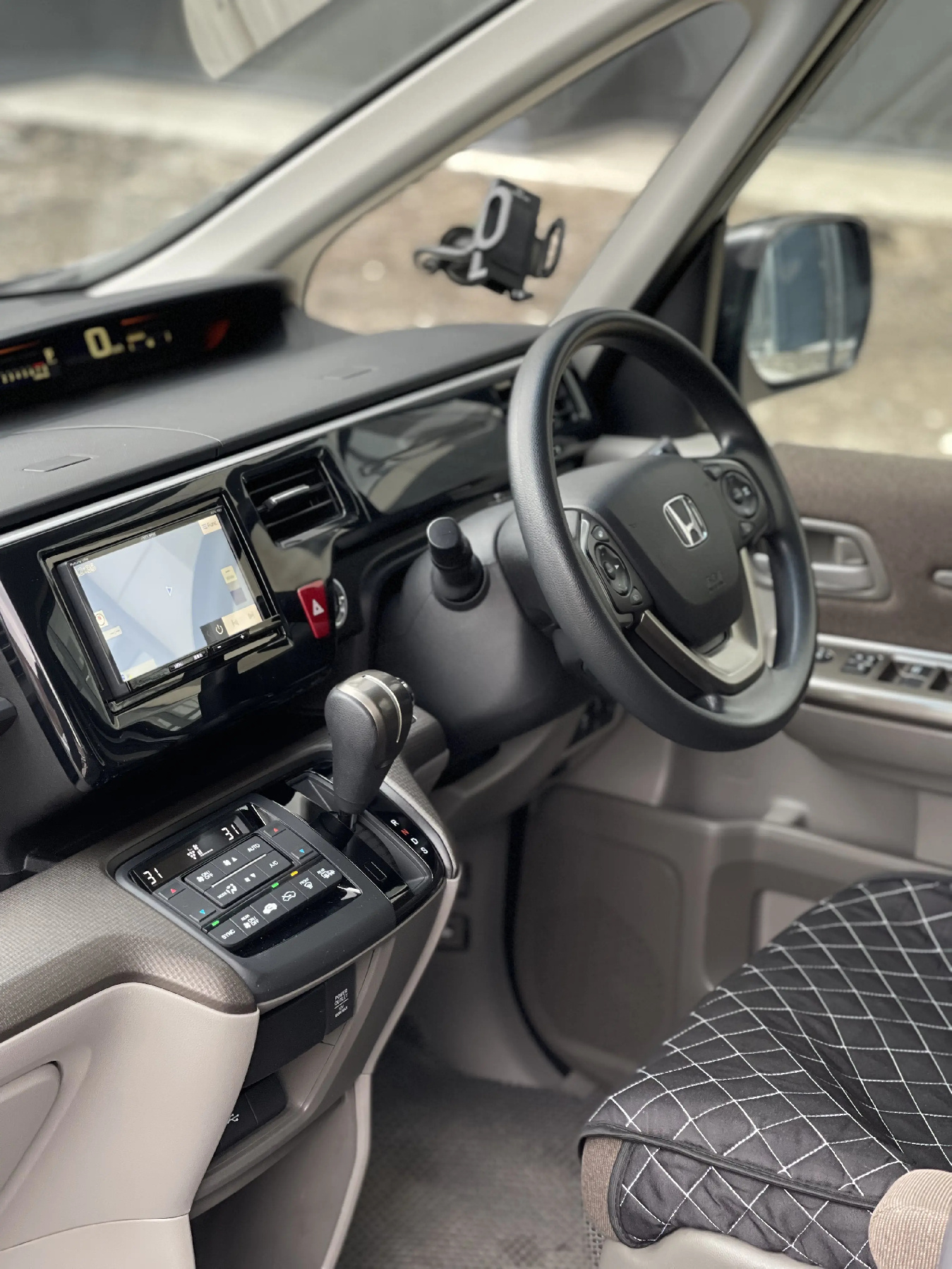 Аренда Honda Stepwgn 2020