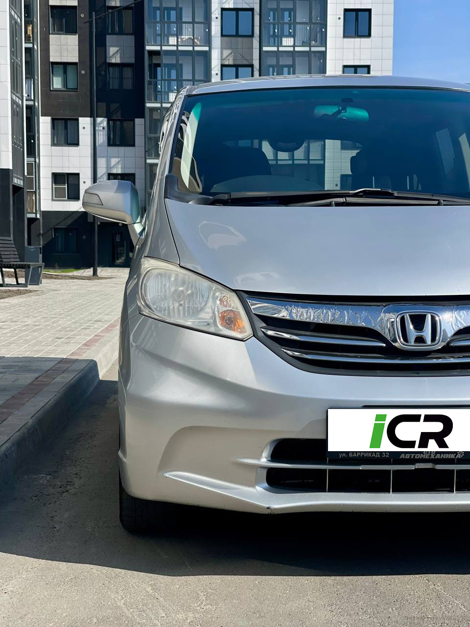 Аренда Honda Freed Spike