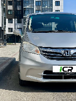 Аренда Honda Freed Spike