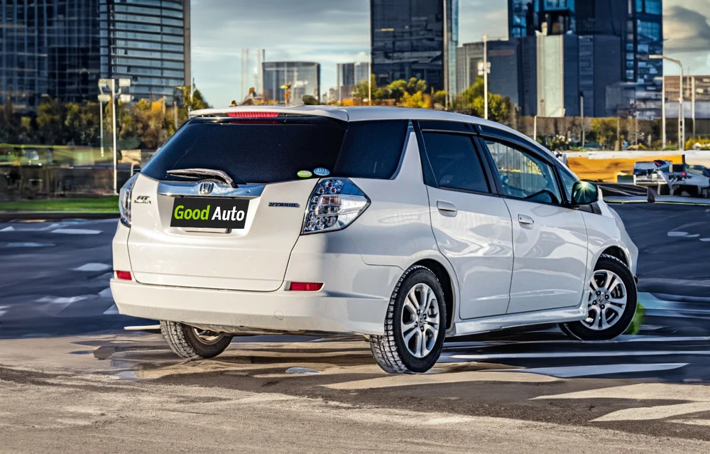 Аренда Honda Fit Shuttle Hybrid