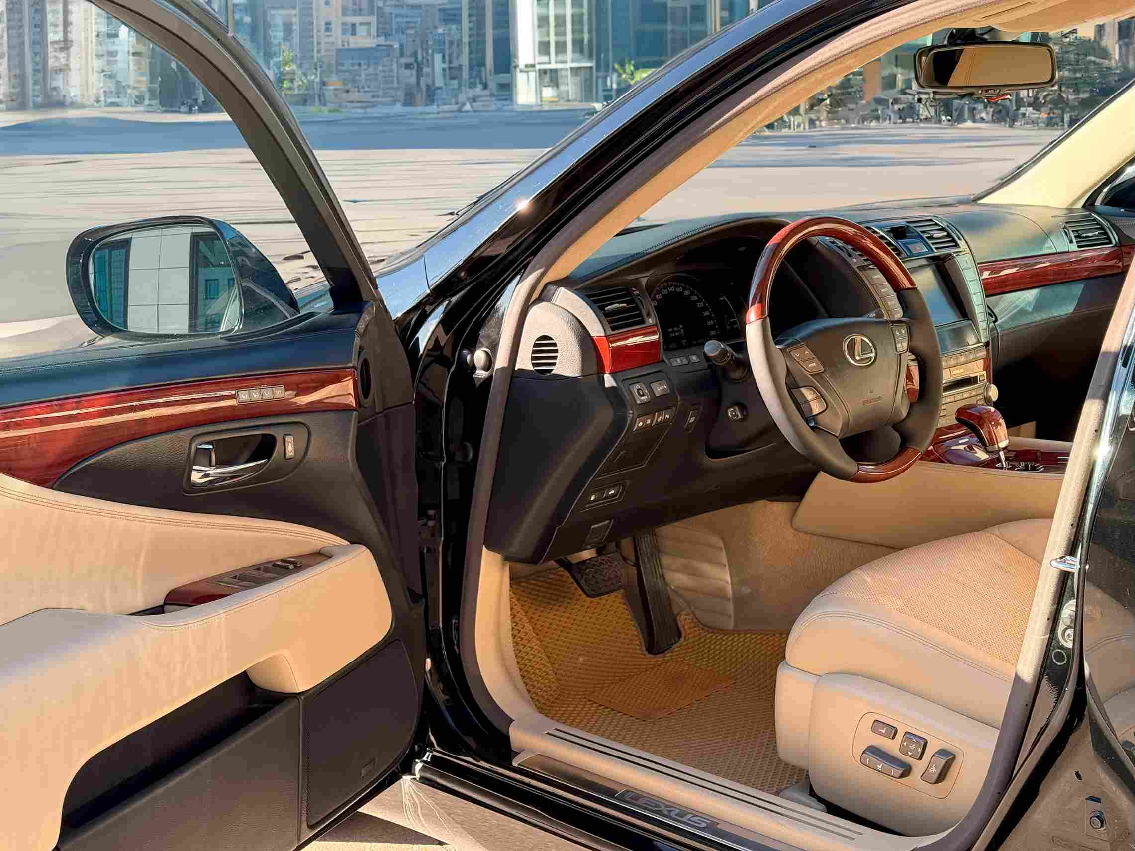 Аренда Lexus LS 600h