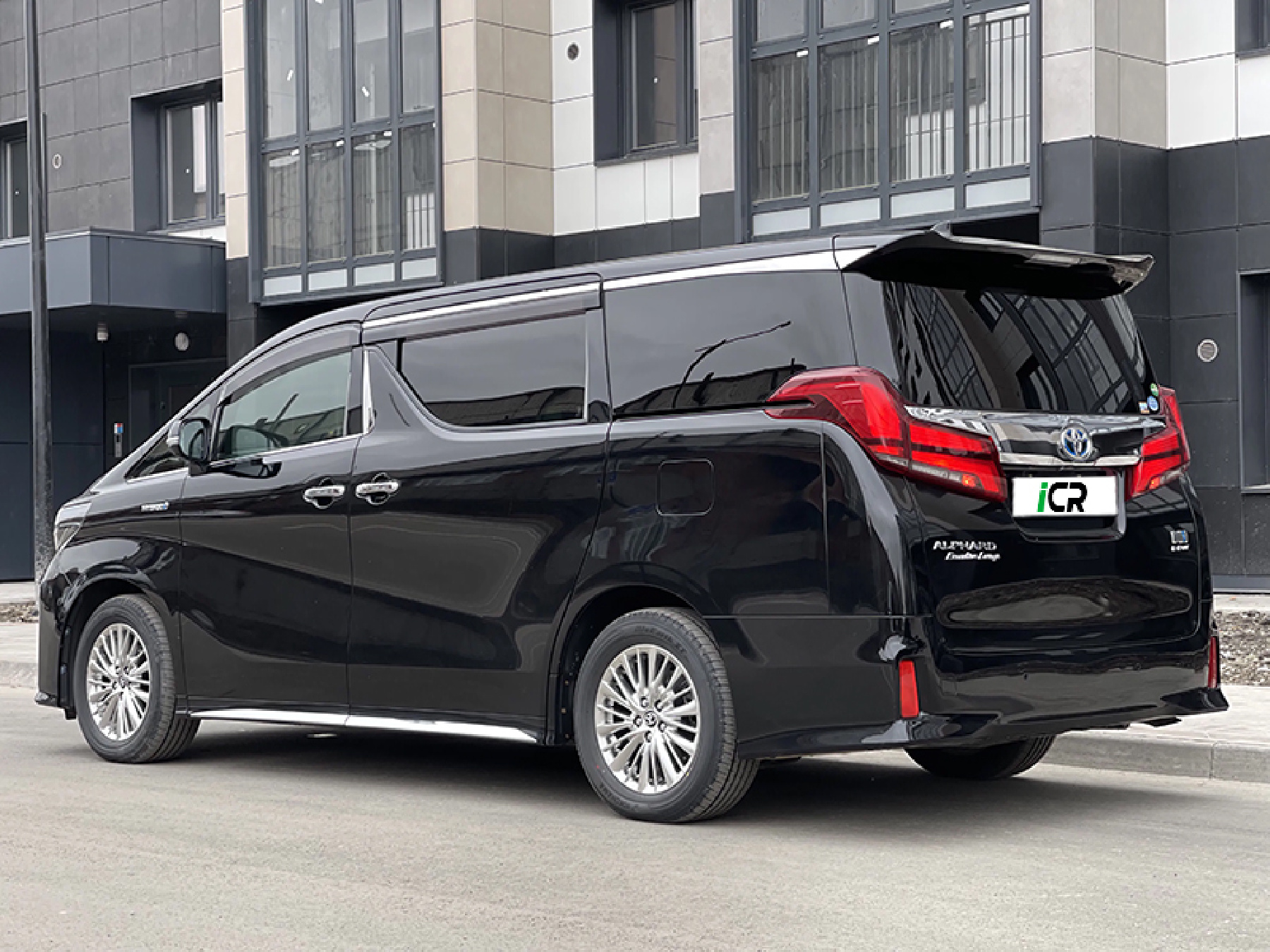 Аренда Toyota Alphard Hybrid